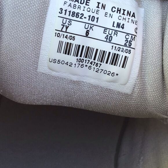 Air Jordan White Melo 5.5 311862-101 Size In Youth 7 Size Women 8.5 - Picture 12 of 13